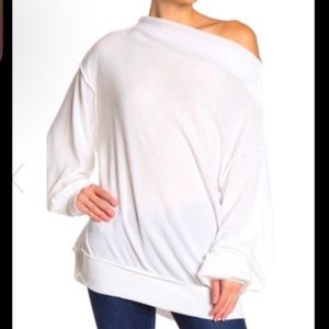🌟NeW🌟Free People -Beautiful white off the shoulder Blouse